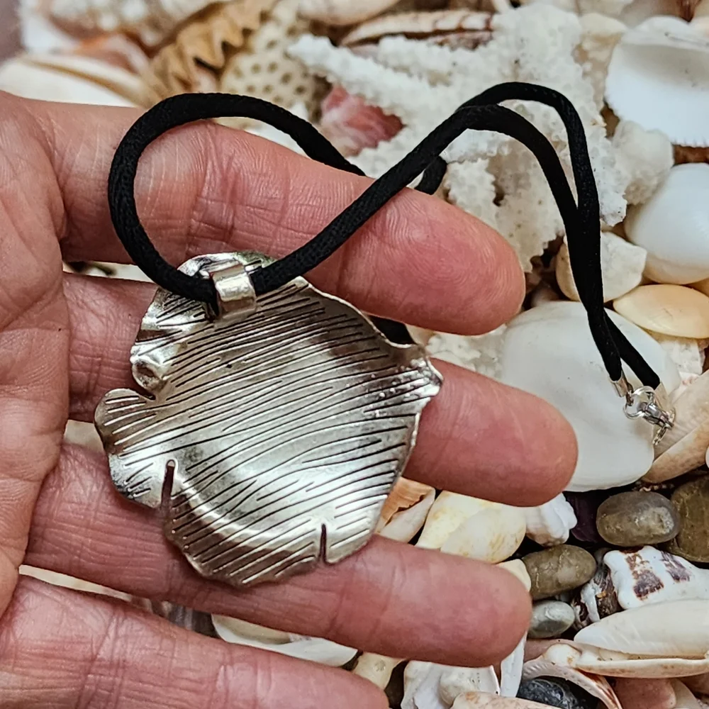 ❤️ Silver Pendant Ocean Fish Soft Black Cord Necklace Boho Mermaid Jewelry